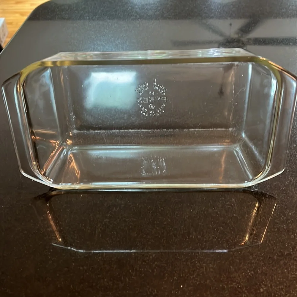 Pyrex - Loaf Dish. Nice Vintage Condition.